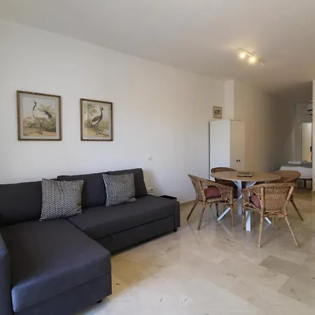 Del Parque Flats Parras Malaga